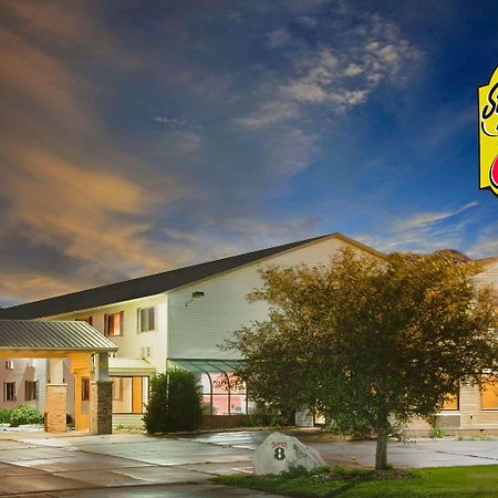 Super 8 By Wyndham Iowa Falls Екстериор снимка
