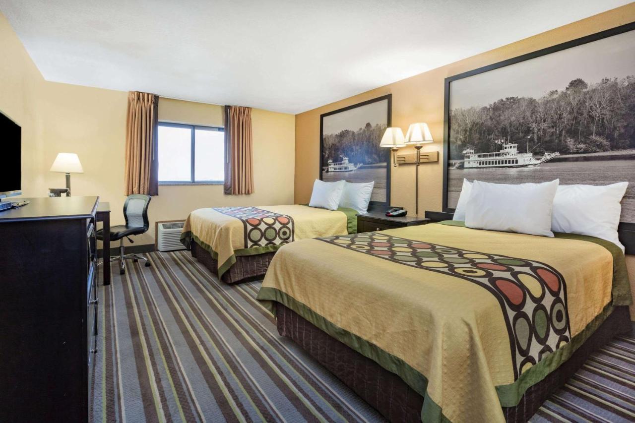 Super 8 By Wyndham Iowa Falls Екстериор снимка
