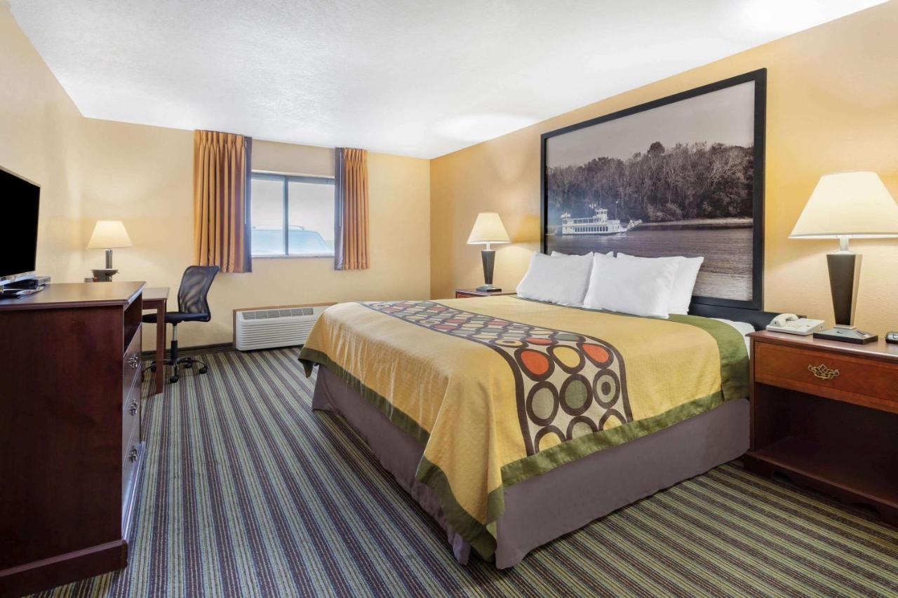 Super 8 By Wyndham Iowa Falls Екстериор снимка