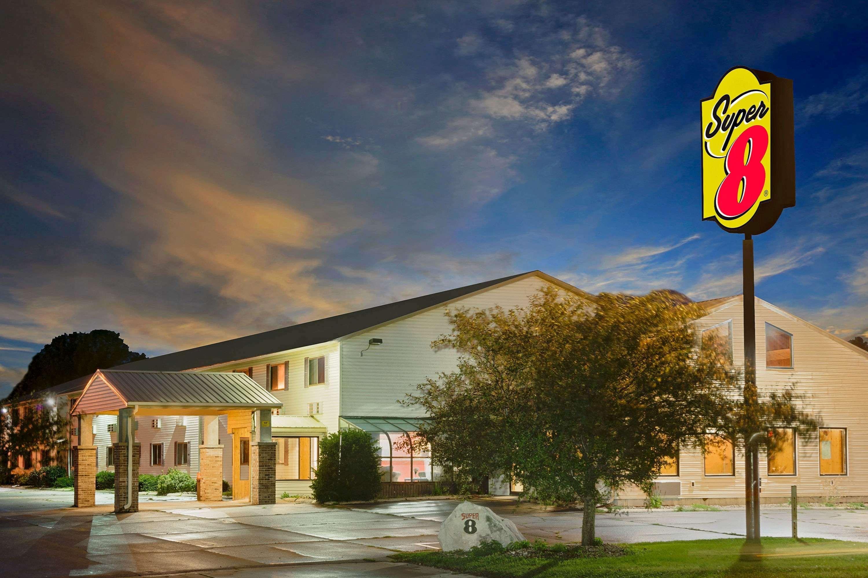 Super 8 By Wyndham Iowa Falls Екстериор снимка