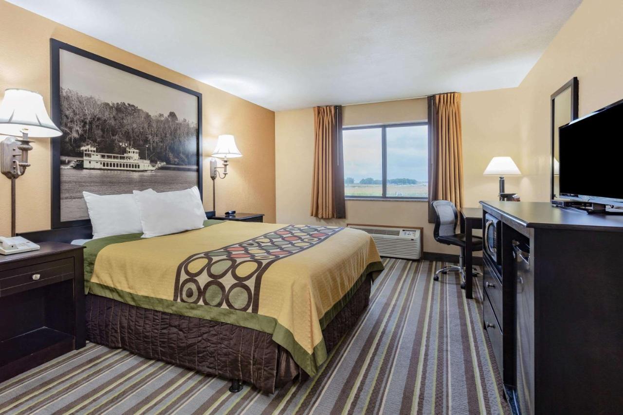 Super 8 By Wyndham Iowa Falls Екстериор снимка